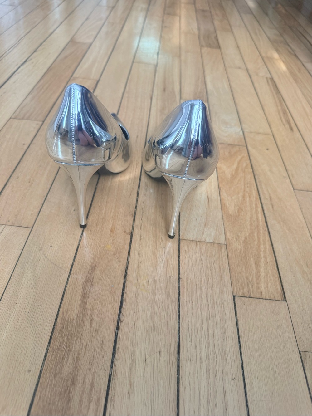 D'Amelio DB-Karyenaa silver specchio pointy toe stiletto pumps. Sz 9.5 - Picture 4 of 6